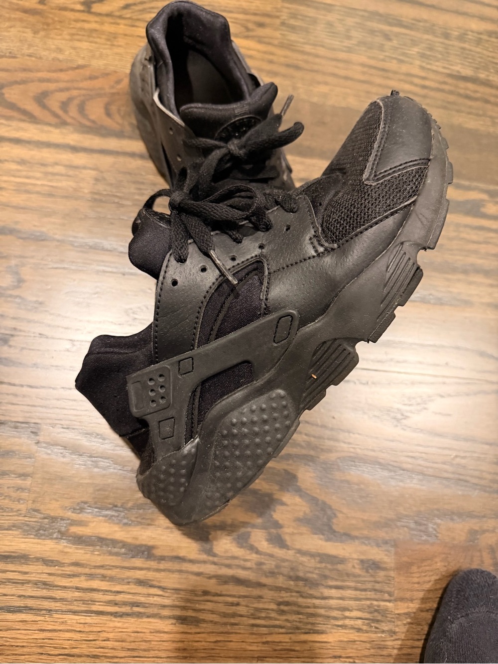 All-Black NIKE HUARACHE